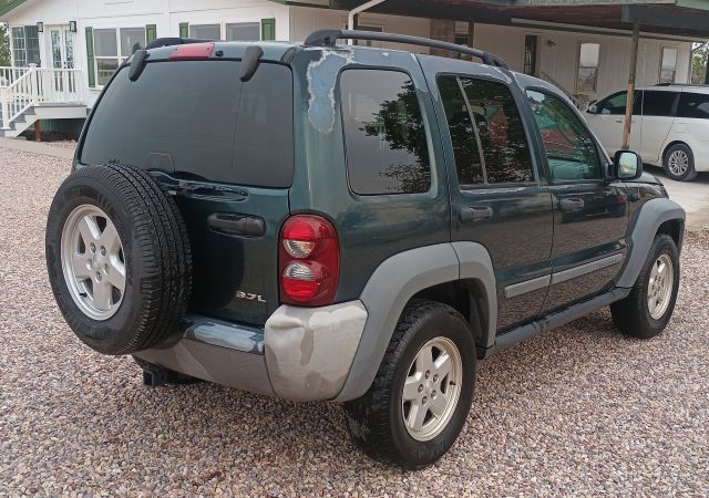 2006 LIBERTY SPORT 4X4 (16).jpg